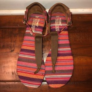 TOMS flat colorful sandal